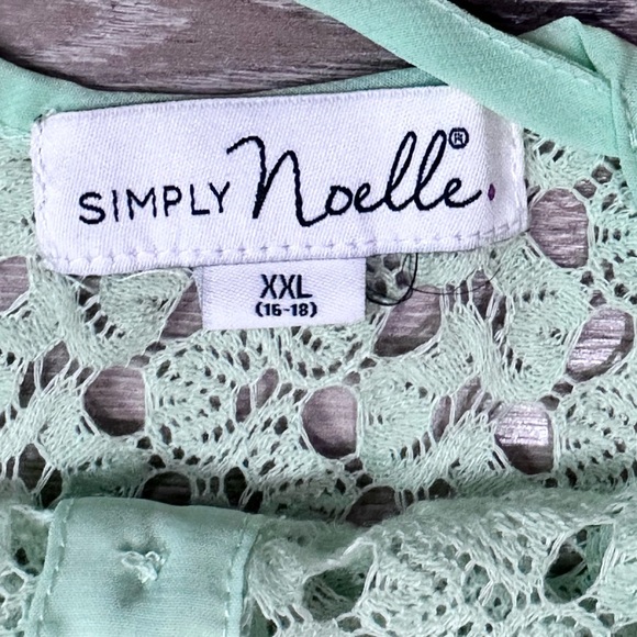 Simply Noelle Mint Crochet Flare Sleeve Top - Picture 8 of 12